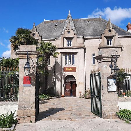 Hotel De La Barbacane Tiffauges Екстериор снимка