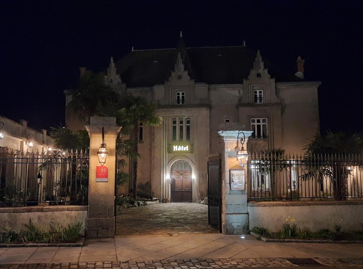 Hotel De La Barbacane Tiffauges Екстериор снимка