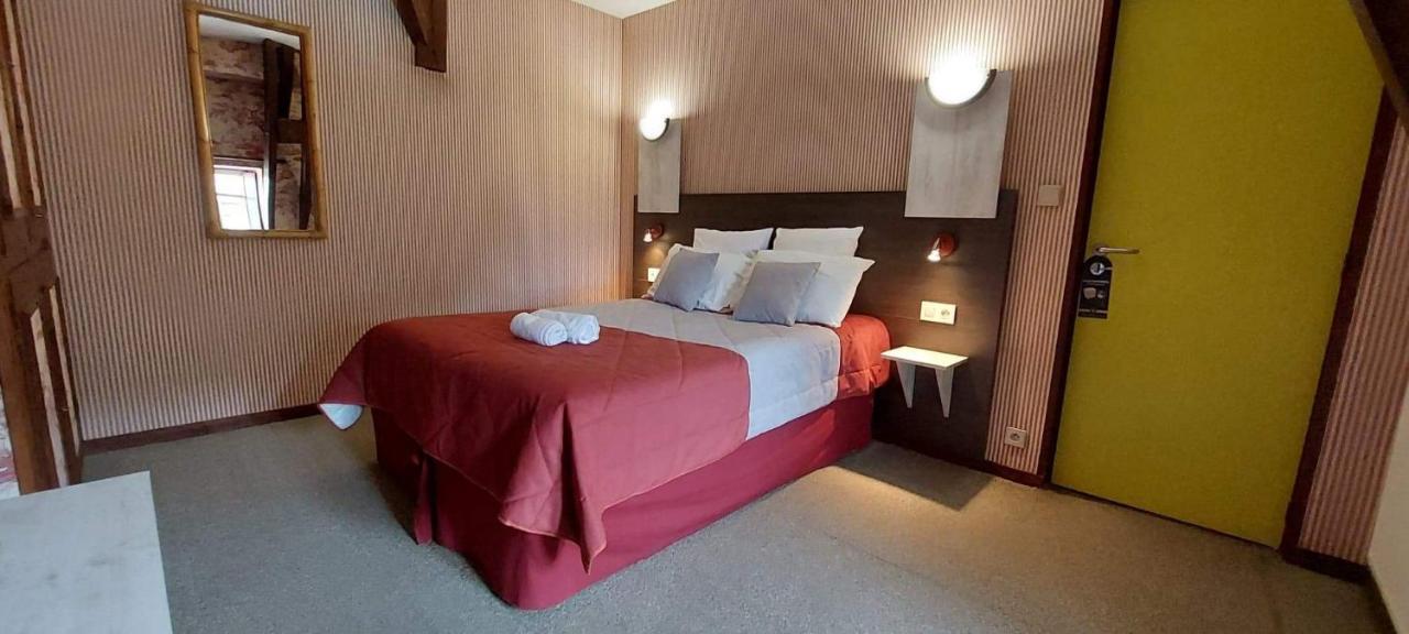 Hotel De La Barbacane Tiffauges Екстериор снимка