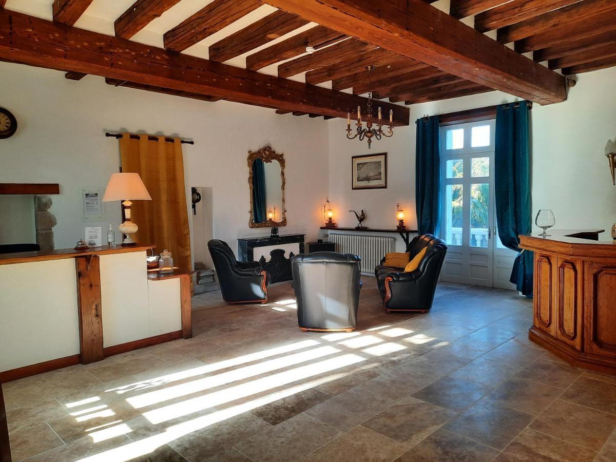 Hotel De La Barbacane Tiffauges Екстериор снимка