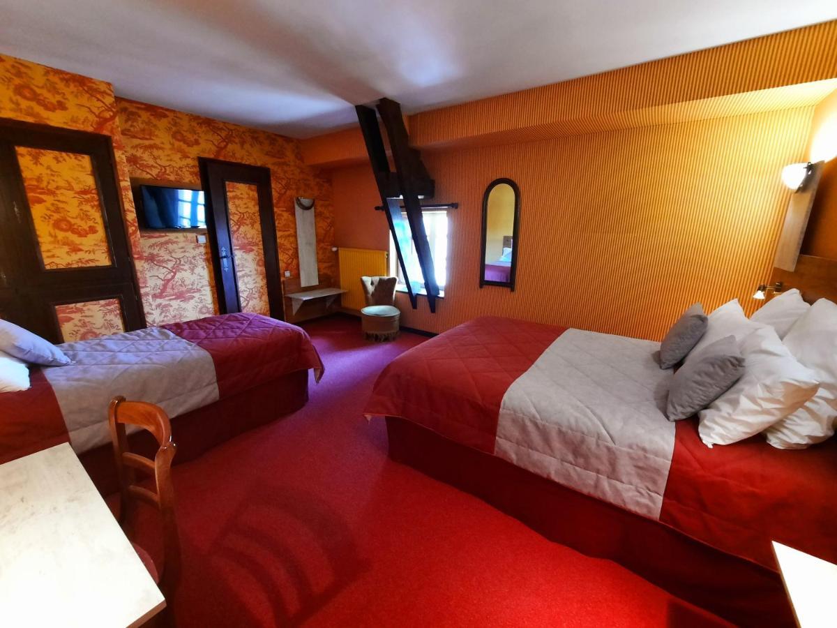 Hotel De La Barbacane Tiffauges Екстериор снимка